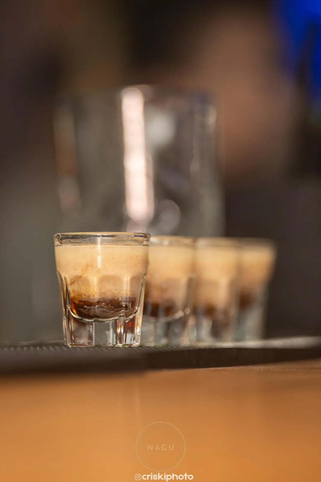 Shoturi aliniate pe bar